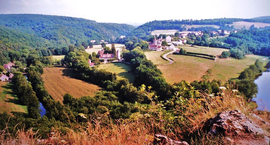 La Maison De Cure Hotel Domecy-sur-Cure Bagian luar foto